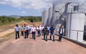 La primera jornada de la V Trobada del Fòrum Mundial de Cooperatives Vitivinícoles ha consistit en una visita tècnica a la planta de Cevipe l'Arboç . 