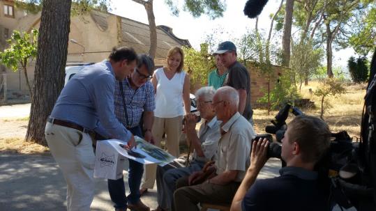 La televisió russa Rossiya RTR enregistra un programa sobre els camps d’aviació de la república al Penedès. EIX