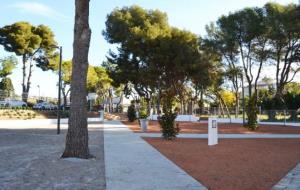 L'Ajuntament condiciona i millora el jardí de davant del Santuari del Vinyet. Ajuntament de Sitges