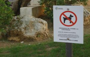 L'Ajuntament del Vendrell inicia una campanya percombatre l'incivisme de les dejeccions dels gossos. Ajuntament del Vendrell