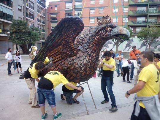 L'àliga de Sant Julià de Vilafranca estrena melodia pròpia a les festes del barri. Àliga de Sant Julià