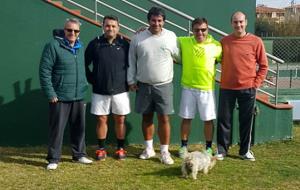 L'equip masculí +40 del Club de Tennis Comarruga Atlétic. Eix