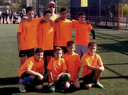 L’equip masculí de l’escola Àngels Garriga. Eix