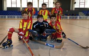 L’equip Prebenjamí “B” del Club Patí Cubelles. Eix