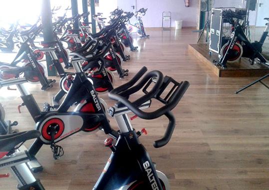 Les bicicletas d’indoor. Eix