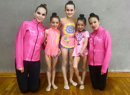 Les gimnastes del CR Vilafranca al IV Trofeu de Castelldefels. Eix