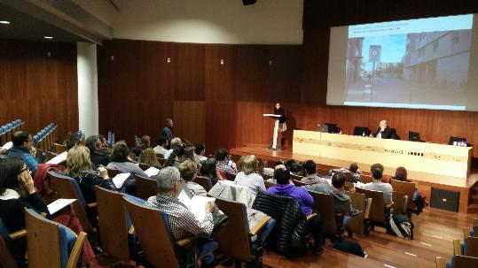 Les propostes de millora de la mobilitat centren la tercera Assemblea Municipal Oberta de Vilanova. Clara Virgili