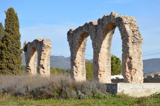 Les restes de l'aqüeducte romà a Sant Jaume dels Domenys. Ajt St Jaume dels Domenys