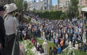 Les visites a La Giralda van ser uns dels actes més multitudinaris de la V Fira Modernista del Penedès . O. Méndez