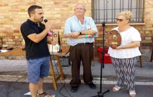 L'escultor Juanjo Novella rep el premi L'Argolla a la Festa Major de les Casernes. AV Casernes