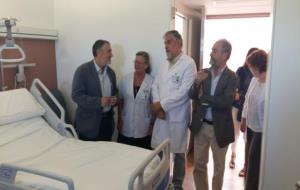 L’hospital de Vilafranca destina 400.000 euros a renovar el mobiliari de les habitacions. Roger Vives