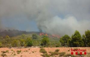 L’incendi a prop de la urbanització Mas Mel a Calafell afectaria unes set hectàrees de vegetació