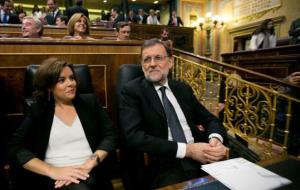 Mariano Rajoy amb Soraya Sáenz de Santamaría durant el debat d'investidura. ACN