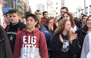 Milers d'estudiants es manifesten pel centre de Barcelona contra el 3+2