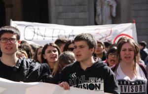 Milers d'estudiants es manifesten pel centre de Barcelona contra el 3+2