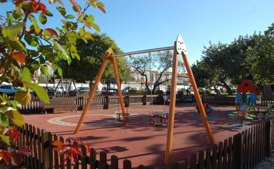 Millores al parc de Salvador Espriu per fer-lo més accessible. Ajt Sant Pere de Ribes