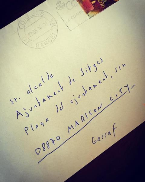 Miquel Forns mostra una insultant carta dirigida a l'alcalde de 'Maricon City' i lamenta que encara hi hagi 'ments obtuses'. Miquel Forns