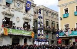 Moment en què l'enxaneta fa l'aleta del 3 de 9 amb folre dels Capgrossos de Mataró