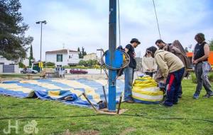 Muntatge de la carpa del Fes+Chapeau