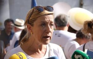 Neus Lloveras, presidenta de l'AMI, a la mobilització de l'ANC i Òmnium, l'11 de setembre de 2016. ACN