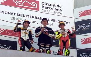 Nil Roig al podi del Campionat del Mediterrani de Motociclisme . Eix