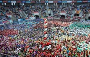 Panoràmica de la Tarraco Arena Plaça aquest dissabte a la tarda, amb els Xicots de Vilafranca, en primer terme, coronant un 2 de 8 amb folre. ACN