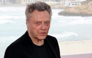 Pla mig de l'actor Christopher Walken, mirant de biaix, al photocall del Festival de Sitges 2016