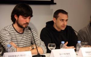 Pla mitjà de David Bou i Miquel Ramos, durant la roda de premsa de presentació del mapa de crims d'odi . ACN