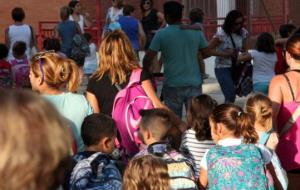 Primer dia de classe del curs 2016-17 a l'escola Charlie Rivel de Cubelles. ACN