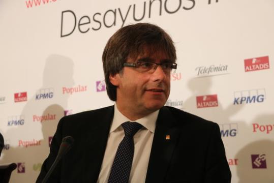 Primer pla del president de la Generalitat, Carles Puigdemont, aquest 10/10/2016 a un esmorzar informatiu a Madrid. ACN