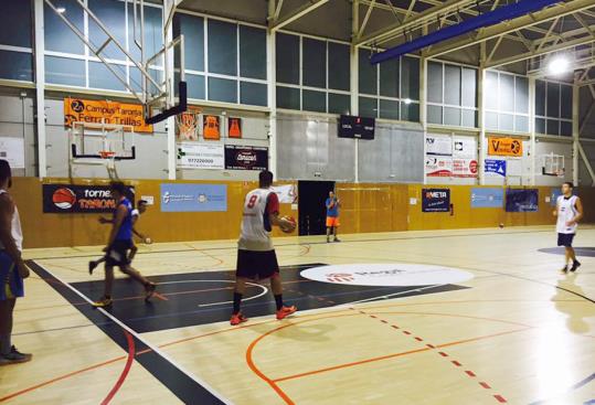 Primers entrenaments de l'AB Vendrell. Eix