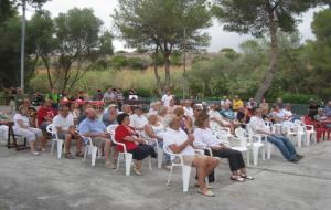 Protesta dels veïns de Rocamar amb botifarrada i manifestació de cotxes de Ribes a Roquetes