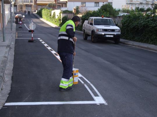 Reposició d’asfalt i tasques de pintura en diversos carrers del Vendrell. Ajuntament del Vendrell