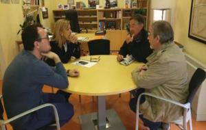 Reunió entre Juan Luís Ruíz, Neus Lloveras, Fèlix Senabre i Carles Andreu. AV Barri de Mar