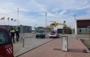 Simulacre d'incendi d'un camió cisterna a la dàrsena esportiva de grans eslores del port de Vilanova