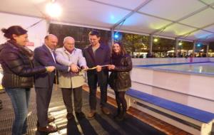 S’inaugura la pista de gel de Vilafranca, que estarà oberta fins al 3 de gener. Ajuntament de Vilafranca