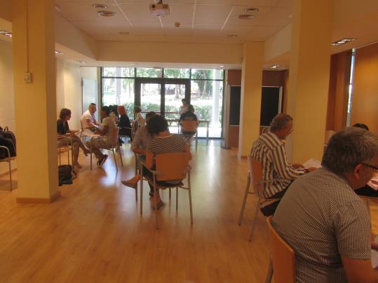 Taller Speed Dating a la biblioteca Josep Pla de les Roquetes. Ajt Sant Pere de Ribes