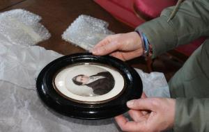 Tornen restaurats tres retrats en miniatura del fons d’art  de la Masia d’en Cabanyes. CC Garraf