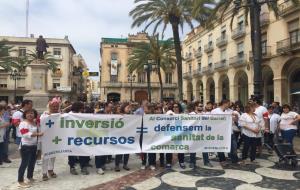 Treballadors, polítics i usuaris clamen a Vilanova per una millora de la sanitat pública al Garraf 