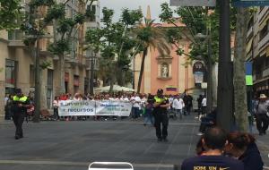 Treballadors, polítics i usuaris clamen a Vilanova per una millora de la sanitat pública al Garraf 