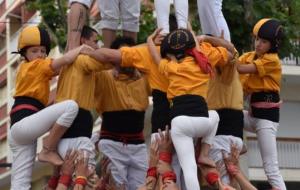 Tres castells de set dels Bordegassos a les festes de Sant Pere. Virgínia López