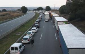 Tres ferits lleus en un accident amb cinc camions i vuit turismes implicats a l’AP-7 per la calamarsada