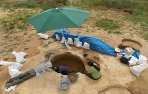 Troben l'esquelet d'un infant de fa més de 2.700 anys al jaciment de la Font de la Canya