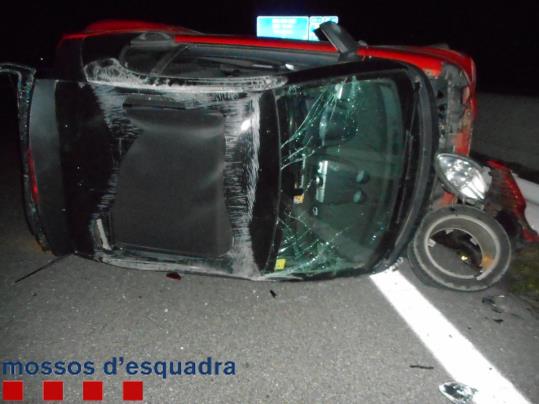 Un conductor que va provocar un accident amb tres ferits lleus a l’AP-7 anava drogat i triplicava la taxa d’alcoholèmia. Mossos d'Esquadra