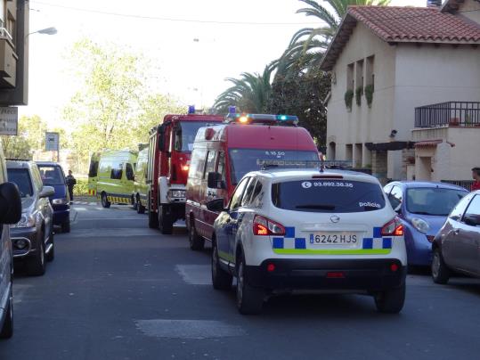 Un home cau accidentalment d'un segon pis a Vilafranca. Ramon Filella