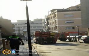 Un home de 30 anys, intoxicat en l'incendi de casa seva al Vendrell