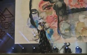 Un moment de l'actuació de Rossy de Palma en els Premis Gaudí 2016