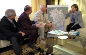 Visita dels representants de la plataforma a la presidenta del Parlament. Eix