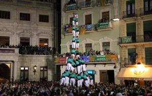 2 de 9 amb folre i manilles descarregat pels Castellers de Vilafranca, en la diada del Mercadal a Reus -en segona ronda