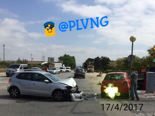 Accident de circulació a la ronda Ibèrica cantonada amb el carrer del Doctor Zamenhof. Policia local de Vilanova